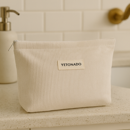 Light blue corduroy makeup pouch, available in pink beige blue green and white — Pochette de maquillage en velours côtelé bleu pâle, disponible en rose beige bleu vert et blanc, Reyca