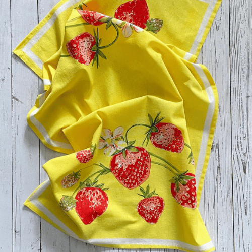 Strawberry Field Floursack Kitchen Towels – Set of 2