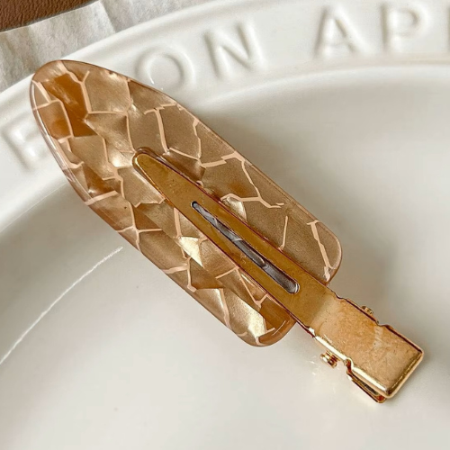 Textured champagne mosaic acrylic hair clip, gold-tone, 6 cm, set of 2 — Pince à cheveux en acrylique mosaïque champagne texturée, dorée, 6 cm, lot de 2, Reyca