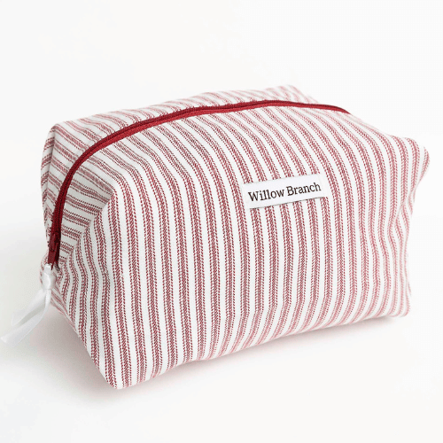 Handmade red and white striped boxy makeup bag with red zipper, Montreal artisan Willow Branch / Trousse boxy rayée rouge et blanc avec fermeture éclair rouge, artisane montréalaise Willow Branch