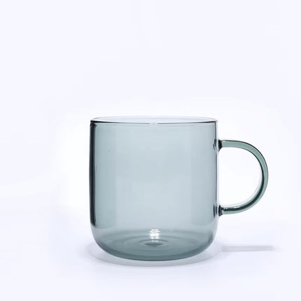 Collection de tasses en verre colorées