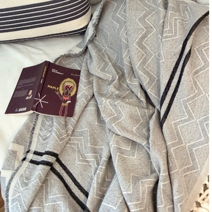 Couverture de style turc avec franges